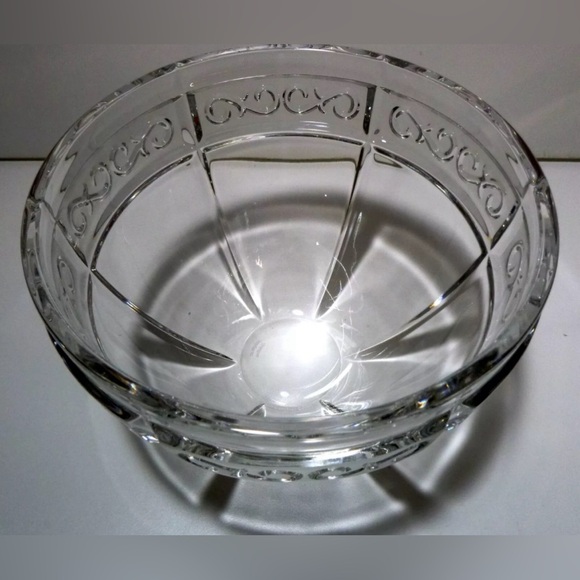 Waterford Marquis Arabesque 7”Crystal Fruit Bowl with frosted scrolled border - Picture 7 of 11